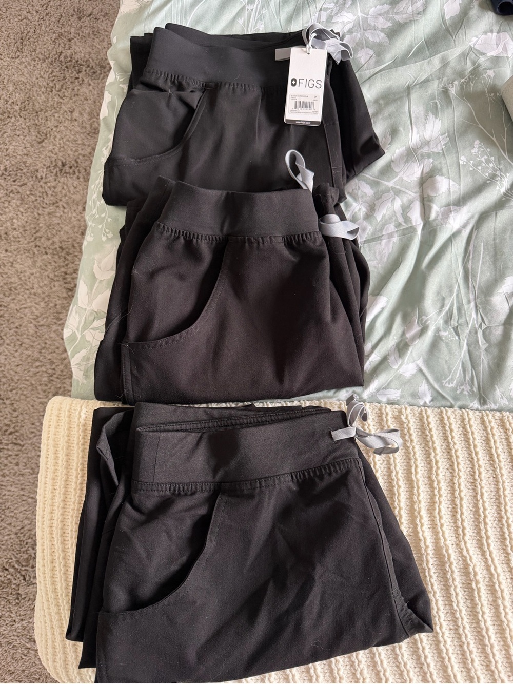 FIGS Black Kade Cargo Pants x3 pair